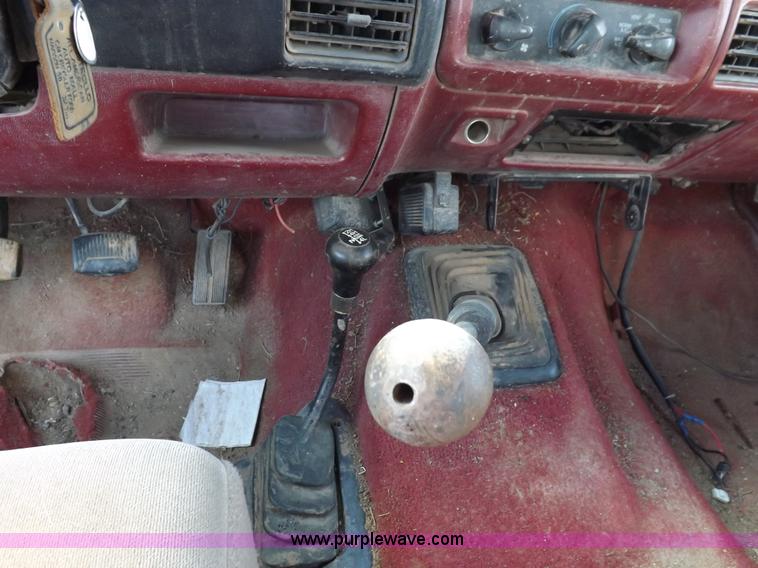 image for item H9090 1997 Ford F250 HD pickup truck