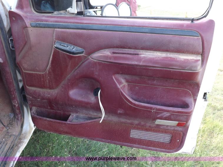 image for item H9090 1997 Ford F250 HD pickup truck