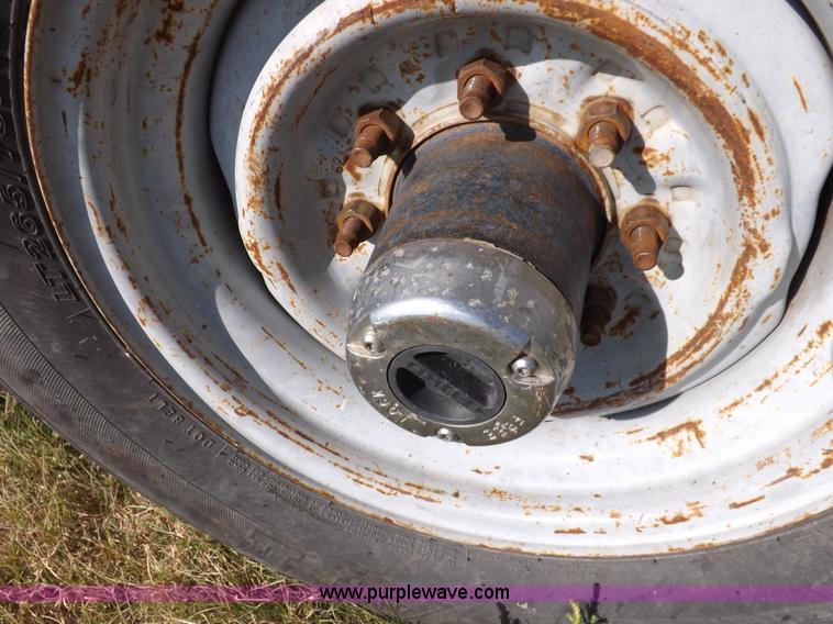 image for item H9090 1997 Ford F250 HD pickup truck