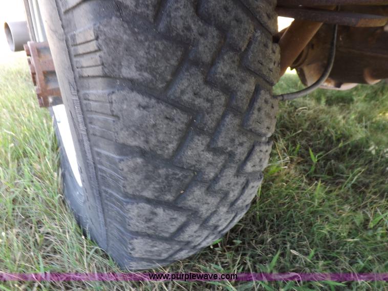 image for item H9090 1997 Ford F250 HD pickup truck