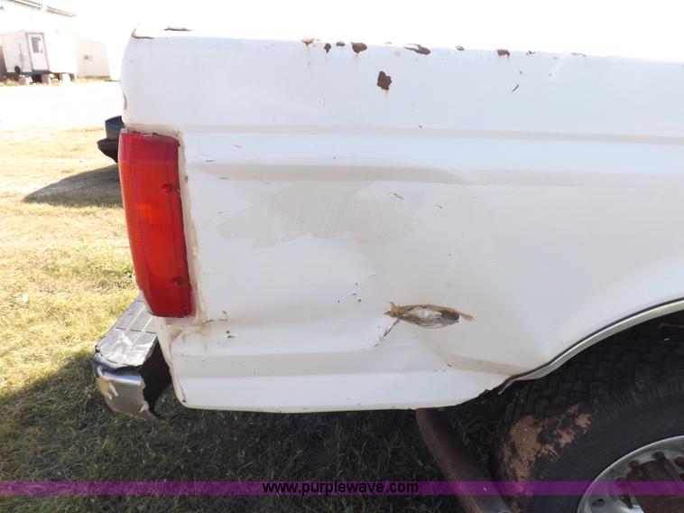 image for item H9090 1997 Ford F250 HD pickup truck