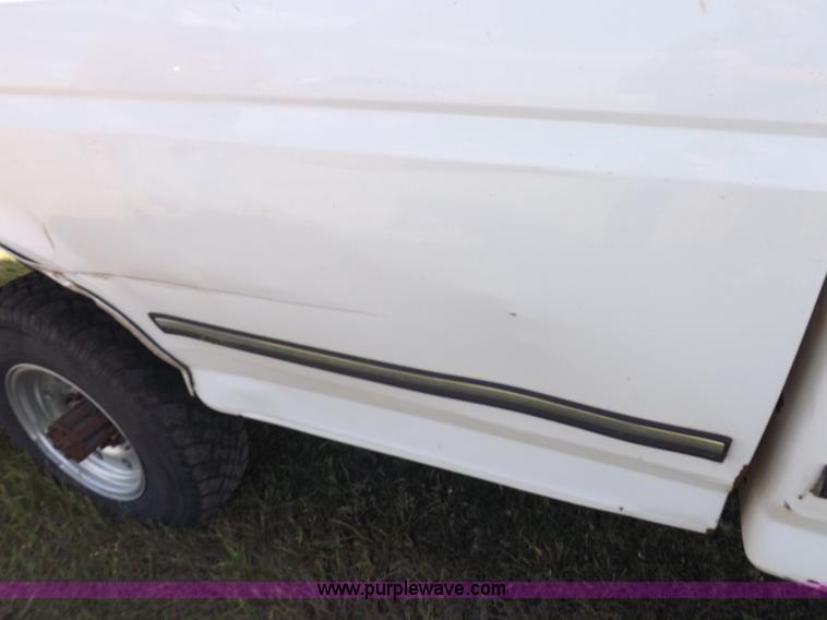 image for item H9090 1997 Ford F250 HD pickup truck