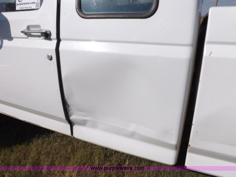 image for item H9090 1997 Ford F250 HD pickup truck