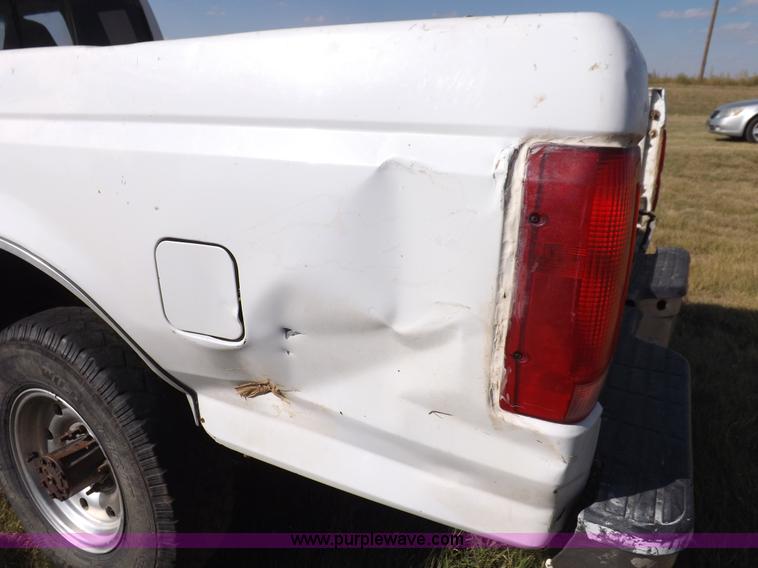 image for item H9090 1997 Ford F250 HD pickup truck
