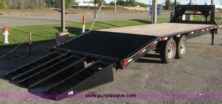 image for item H9488 2014 Maxey gooseneck flatbed trailer