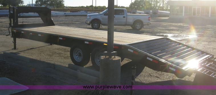 image for item H9488 2014 Maxey gooseneck flatbed trailer