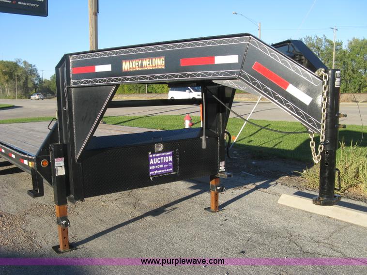 image for item H9488 2014 Maxey gooseneck flatbed trailer