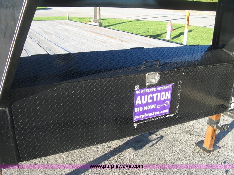 image for item H9488 2014 Maxey gooseneck flatbed trailer