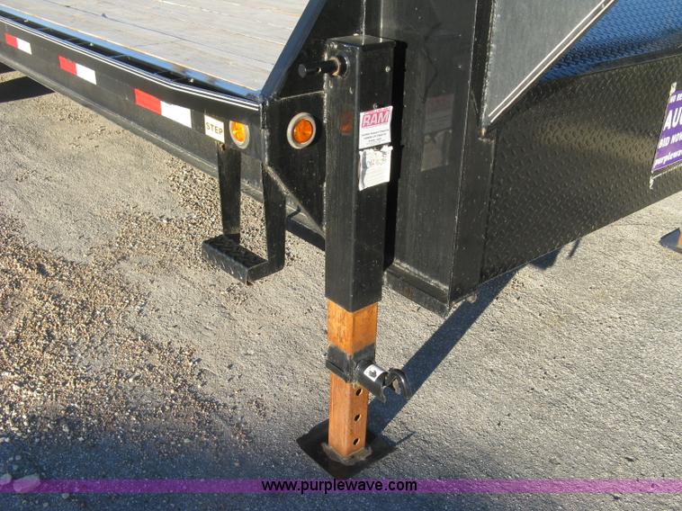 image for item H9488 2014 Maxey gooseneck flatbed trailer