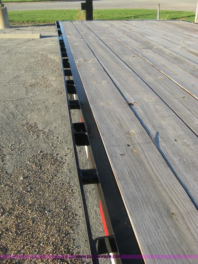 image for item H9488 2014 Maxey gooseneck flatbed trailer