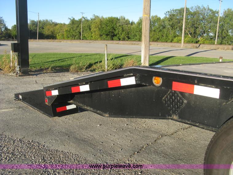 image for item H9488 2014 Maxey gooseneck flatbed trailer