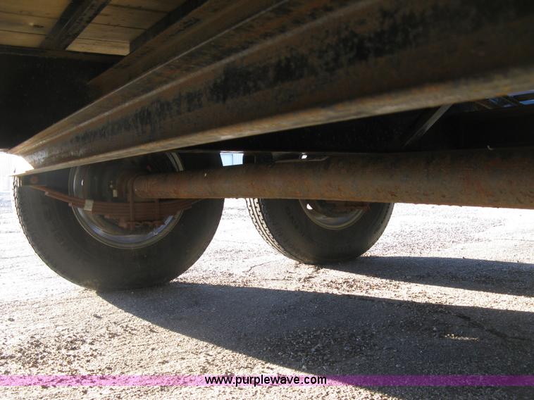 image for item H9488 2014 Maxey gooseneck flatbed trailer