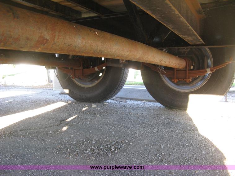 image for item H9488 2014 Maxey gooseneck flatbed trailer
