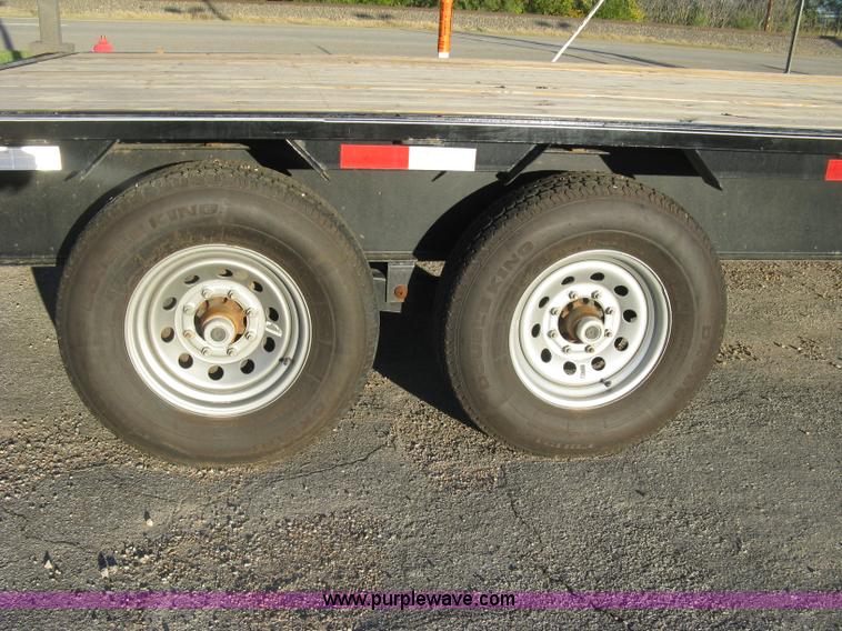 image for item H9488 2014 Maxey gooseneck flatbed trailer