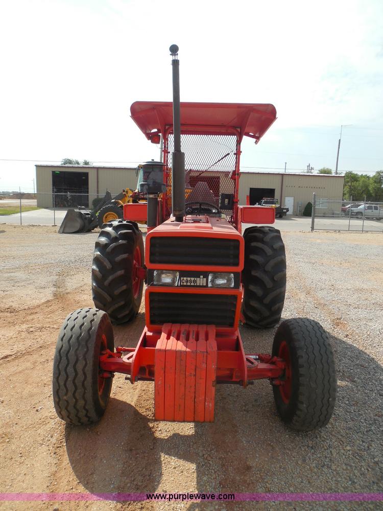 image for item I3310 1985 Case IH 1685 tractor