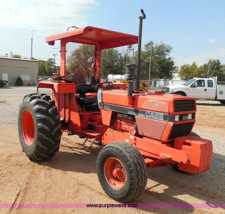 image for item I3310 1985 Case IH 1685 tractor