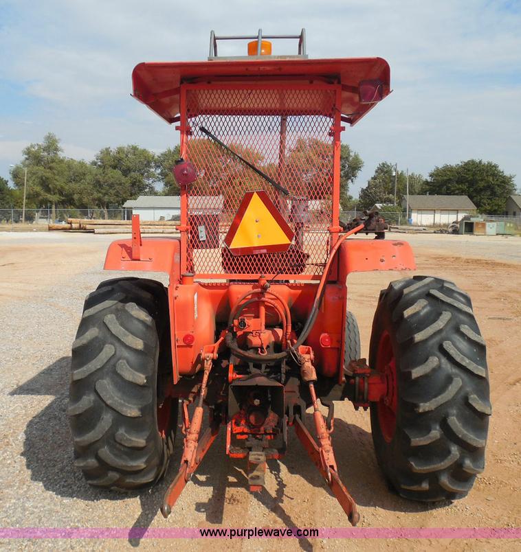 image for item I3310 1985 Case IH 1685 tractor