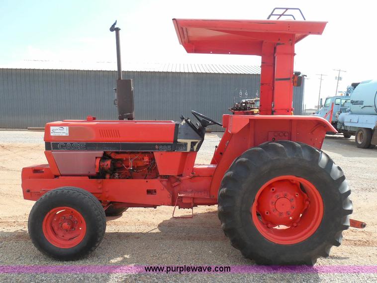 image for item I3310 1985 Case IH 1685 tractor