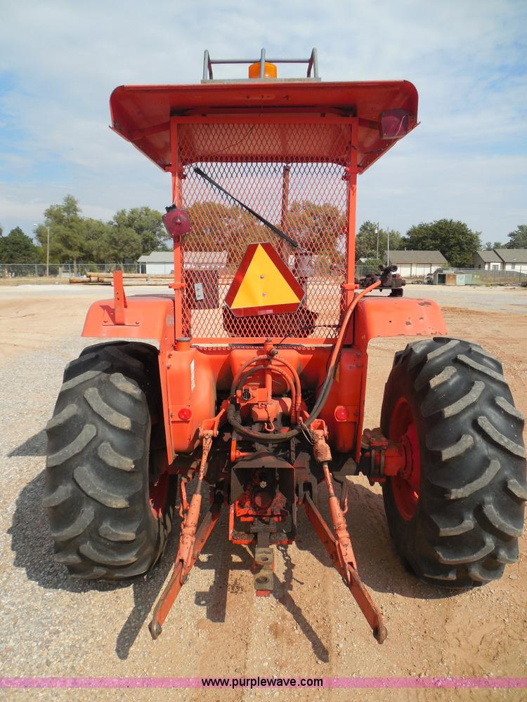 image for item I3310 1985 Case IH 1685 tractor