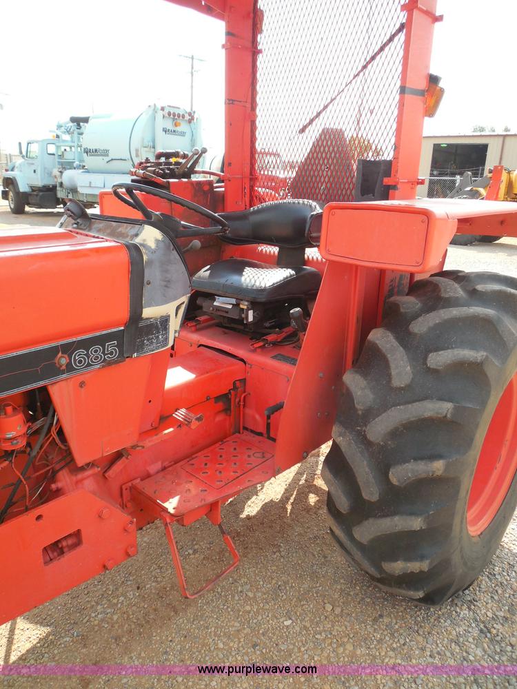 image for item I3310 1985 Case IH 1685 tractor