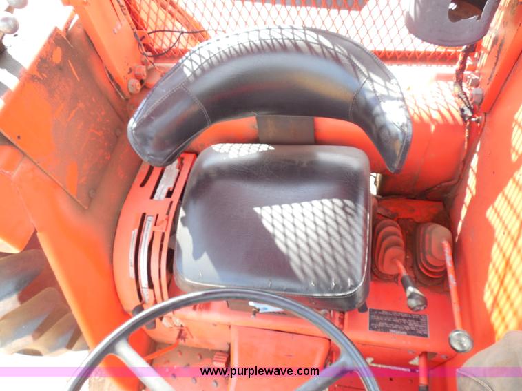 image for item I3310 1985 Case IH 1685 tractor