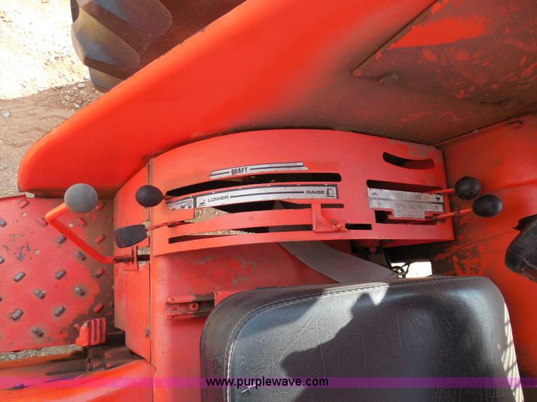 image for item I3310 1985 Case IH 1685 tractor