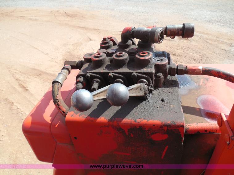 image for item I3310 1985 Case IH 1685 tractor