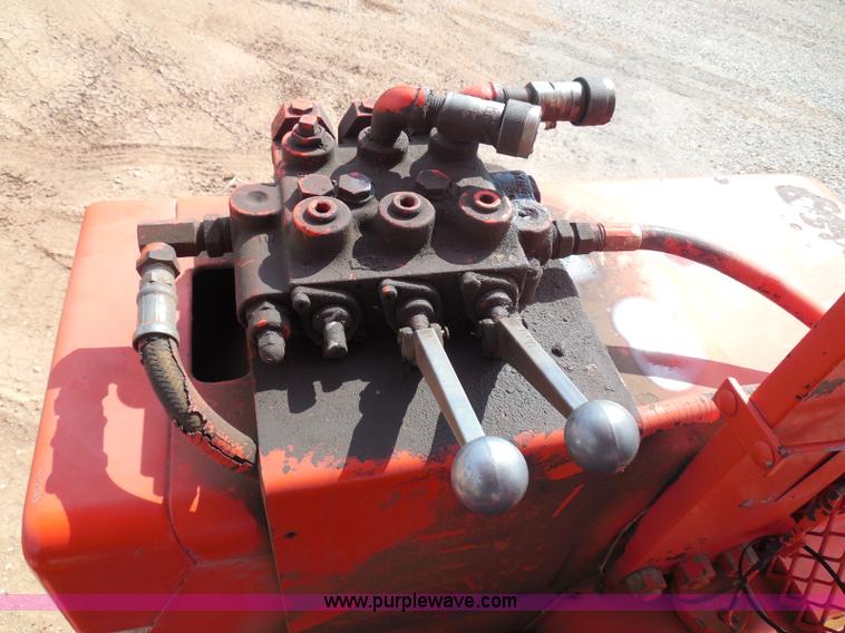image for item I3310 1985 Case IH 1685 tractor