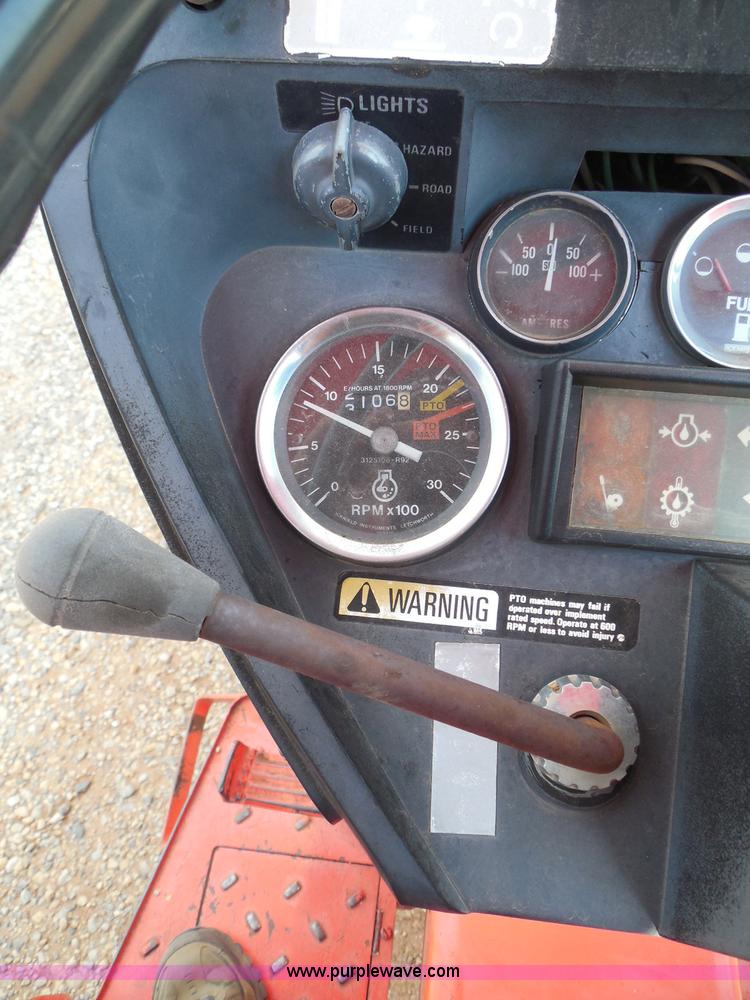 image for item I3310 1985 Case IH 1685 tractor