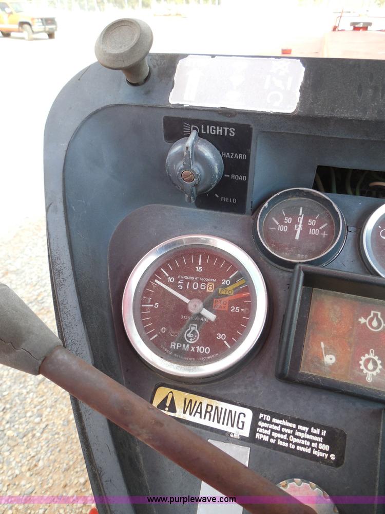 image for item I3310 1985 Case IH 1685 tractor