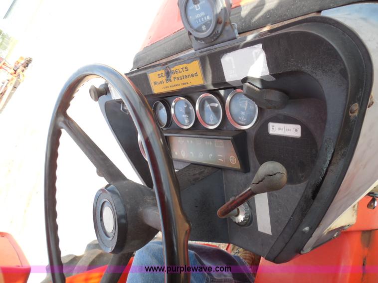 image for item I3310 1985 Case IH 1685 tractor