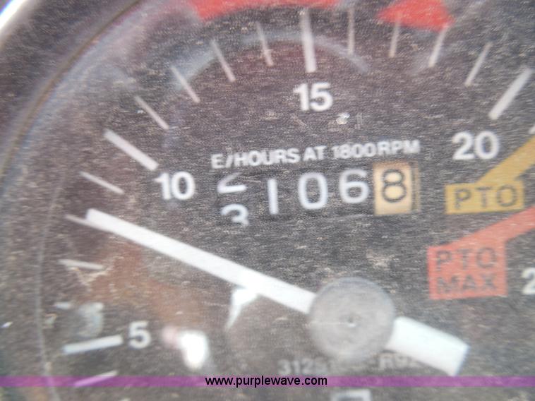 image for item I3310 1985 Case IH 1685 tractor