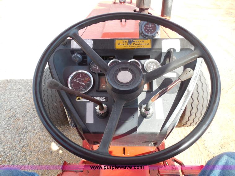 image for item I3310 1985 Case IH 1685 tractor