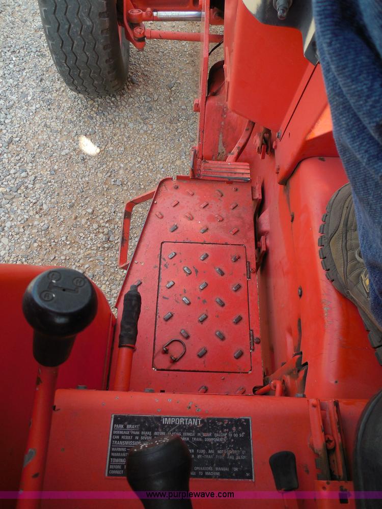 image for item I3310 1985 Case IH 1685 tractor