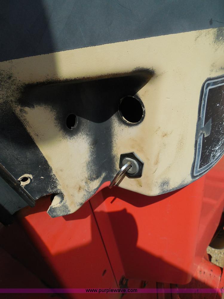 image for item I3310 1985 Case IH 1685 tractor