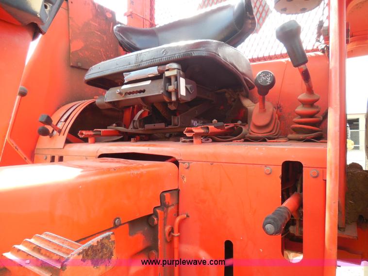 image for item I3310 1985 Case IH 1685 tractor