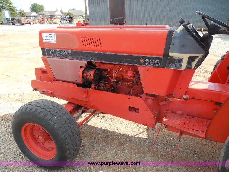 image for item I3310 1985 Case IH 1685 tractor