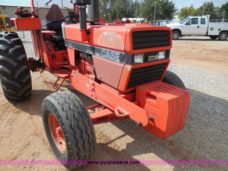 image for item I3310 1985 Case IH 1685 tractor