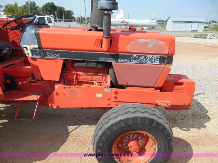 image for item I3310 1985 Case IH 1685 tractor