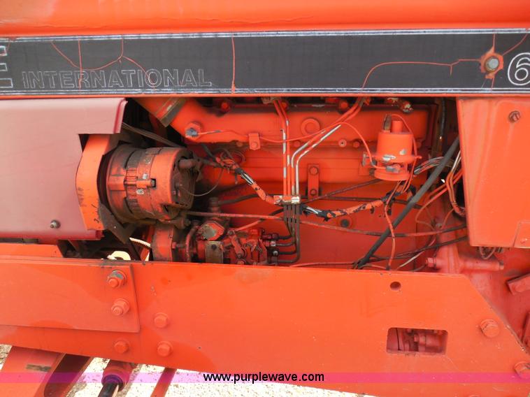 image for item I3310 1985 Case IH 1685 tractor