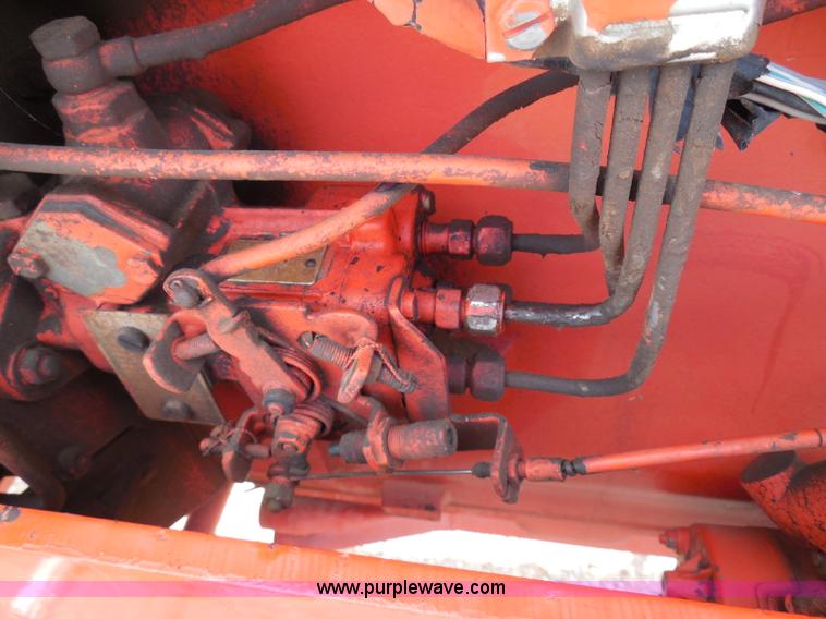 image for item I3310 1985 Case IH 1685 tractor