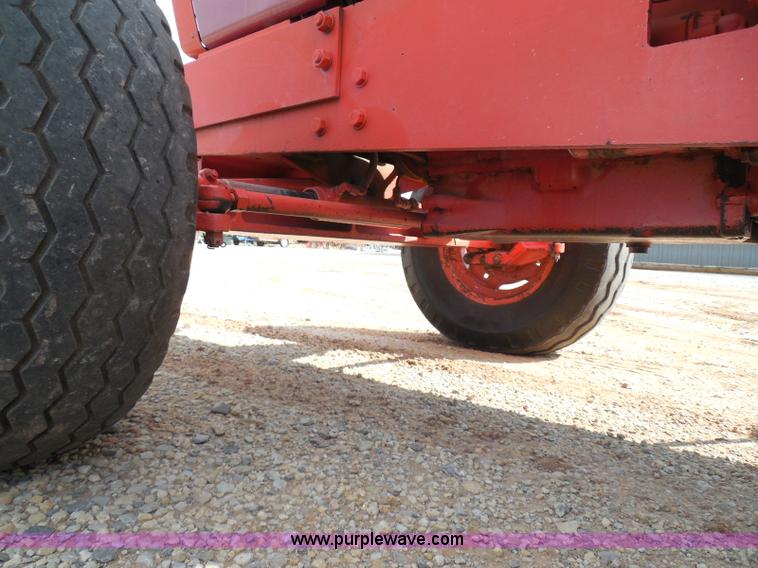 image for item I3310 1985 Case IH 1685 tractor