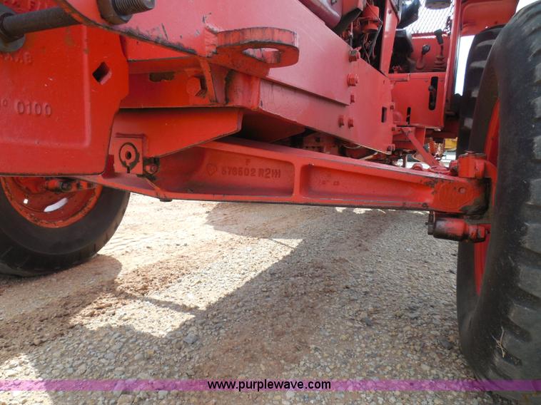 image for item I3310 1985 Case IH 1685 tractor