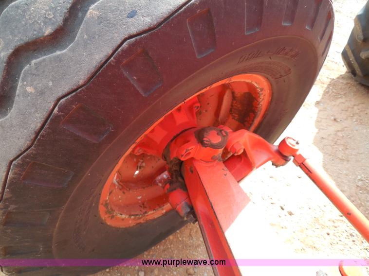 image for item I3310 1985 Case IH 1685 tractor