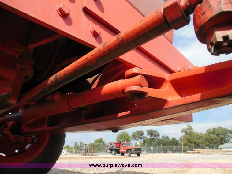 image for item I3310 1985 Case IH 1685 tractor