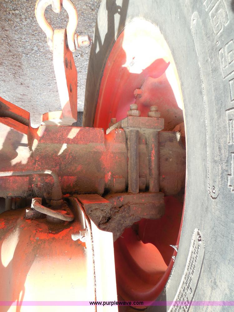 image for item I3310 1985 Case IH 1685 tractor