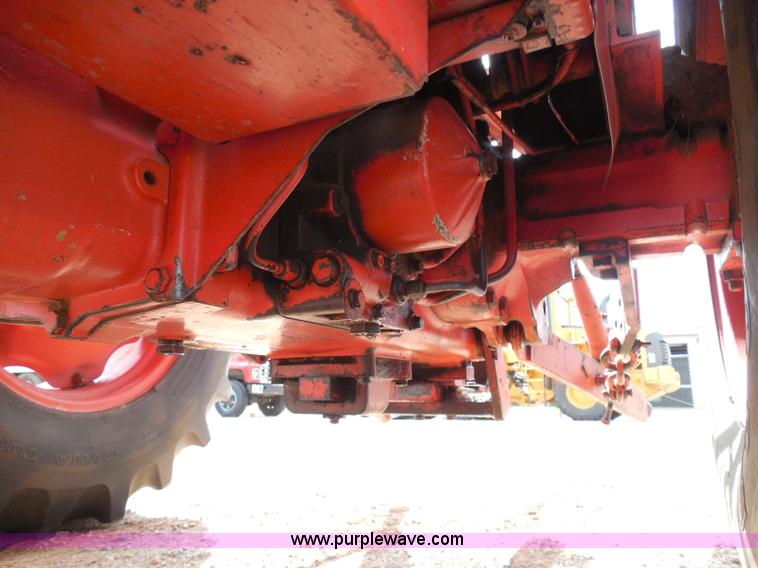 image for item I3310 1985 Case IH 1685 tractor