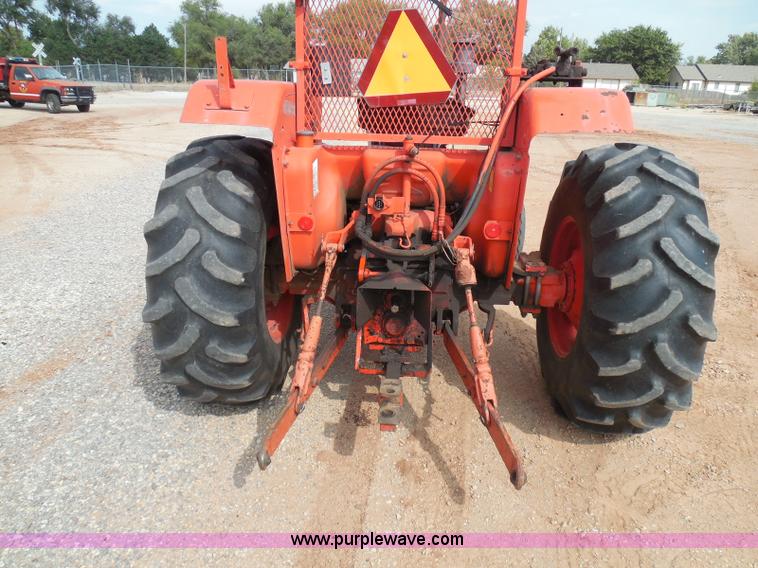 image for item I3310 1985 Case IH 1685 tractor