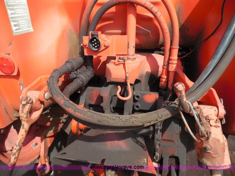 image for item I3310 1985 Case IH 1685 tractor