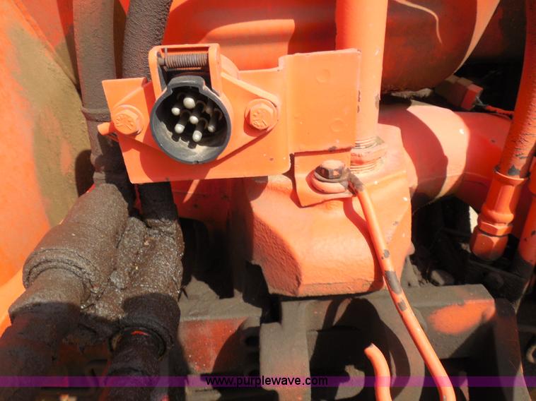 image for item I3310 1985 Case IH 1685 tractor